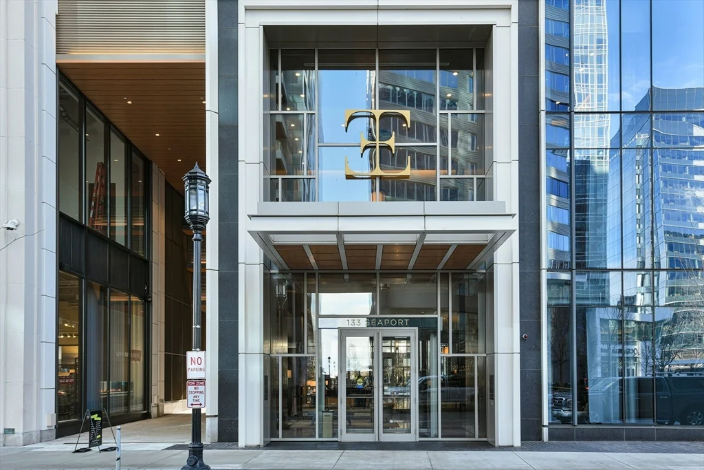 1 bed, 1 bath apartment for rent at 133 Seaport Blvd Unit 901, Seaport District — photo 9 of 26