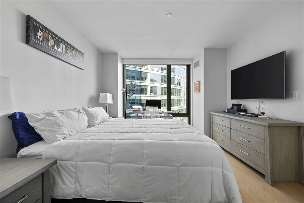 1 bed, 1 bath apartment for rent at 133 Seaport Blvd Unit 901, Seaport District — photo 7 of 26