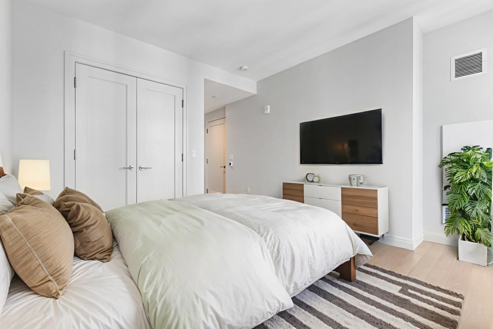 2 bed, 2.5 bath apartment for rent at 133 Seaport Boulevard Unit 1916, South Boston — photo 25 of 32