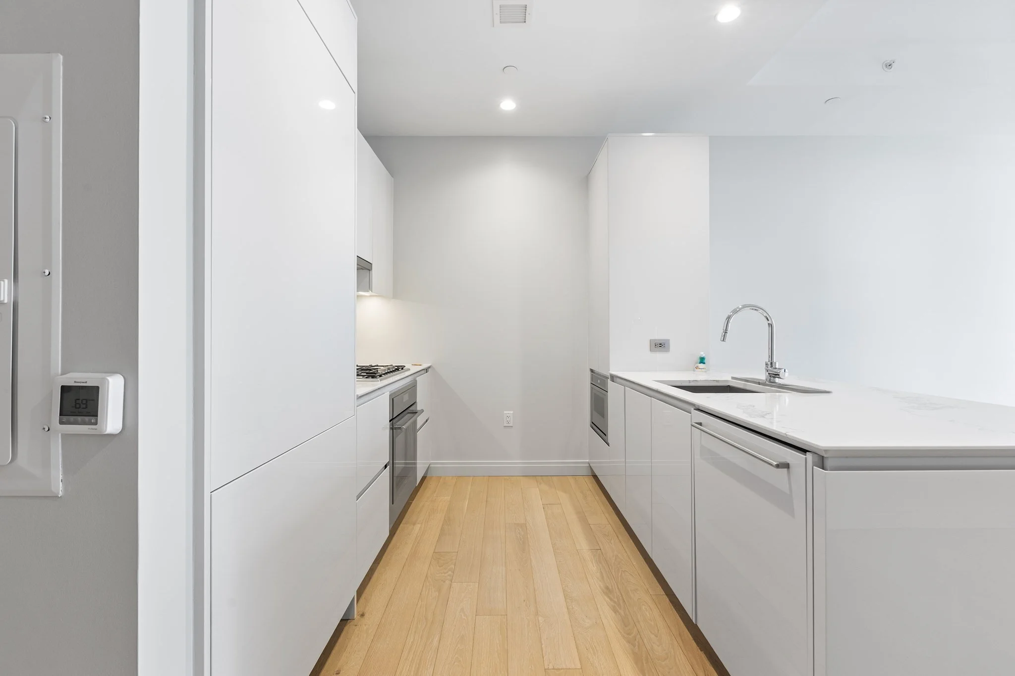 2 bed, 2.5 bath apartment for rent at 133 Seaport Boulevard Unit 1916, South Boston — photo 11 of 32