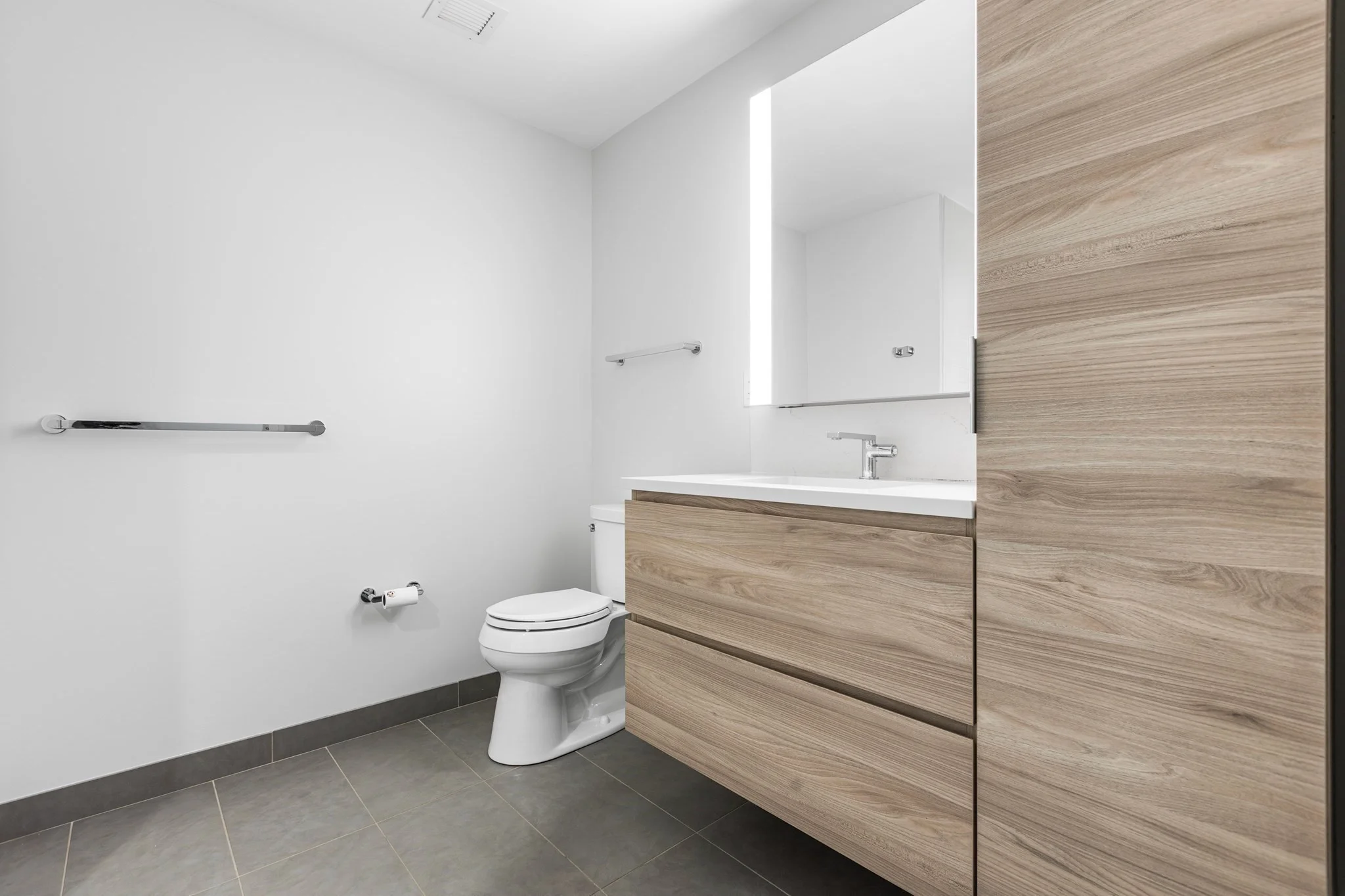 2 bed, 2.5 bath apartment for rent at 133 Seaport Boulevard Unit 1916, South Boston — photo 13 of 32