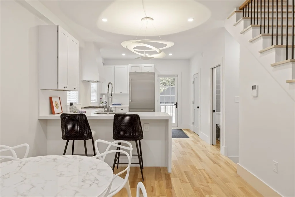 3 bed, 2 bath apartment for rent at 133 Spring St Unit 2, East Cambridge — photo 3 of 31