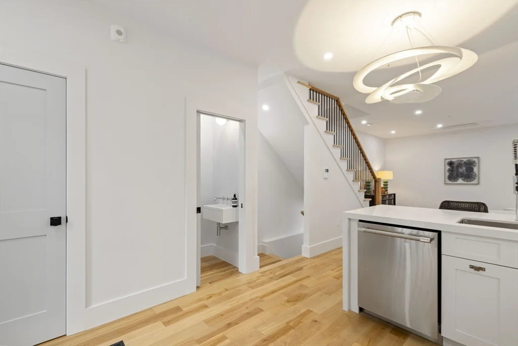 3 bed, 2 bath apartment for rent at 133 Spring St Unit 2, East Cambridge — photo 9 of 31