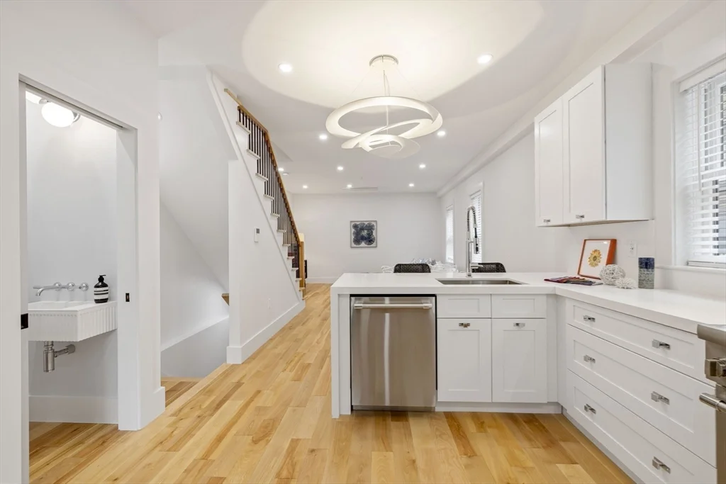 3 bed, 2 bath apartment for rent at 133 Spring St Unit 2, East Cambridge — photo 6 of 31