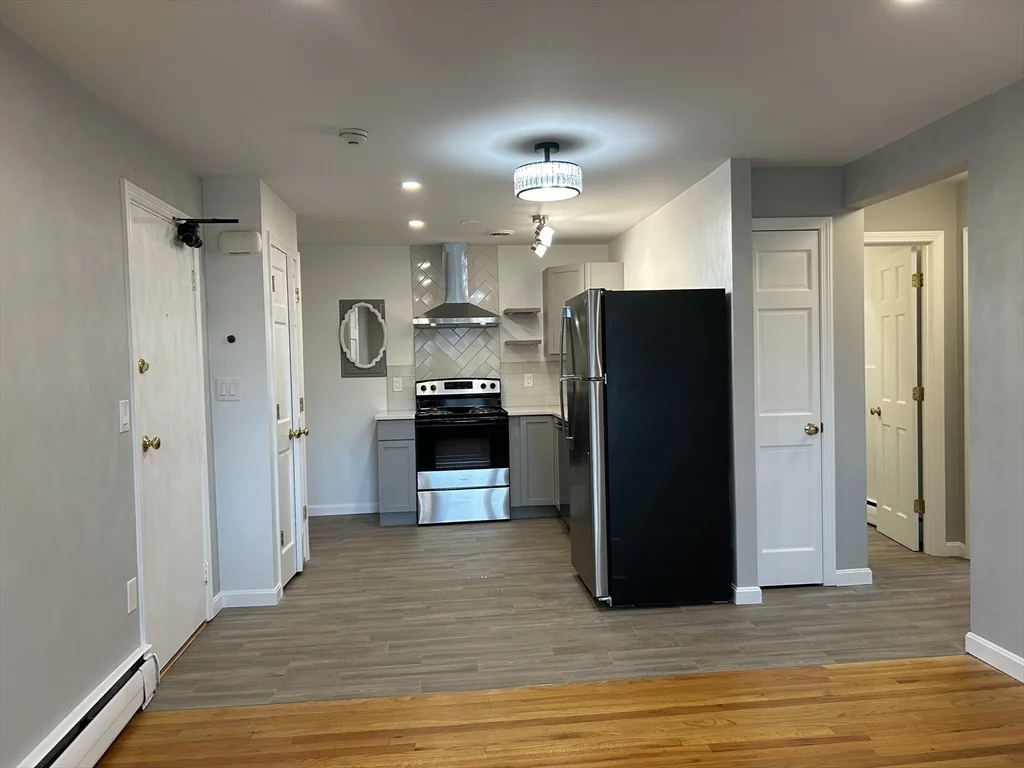 2 bed, 1 bath apartment for rent at 133 Warren St Unit 6, Watertown — photo 8 of 27