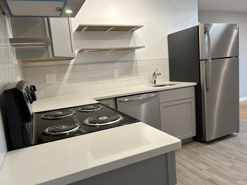 2 bed, 1 bath apartment for rent at 133 Warren St Unit 6, Watertown — photo 5 of 27