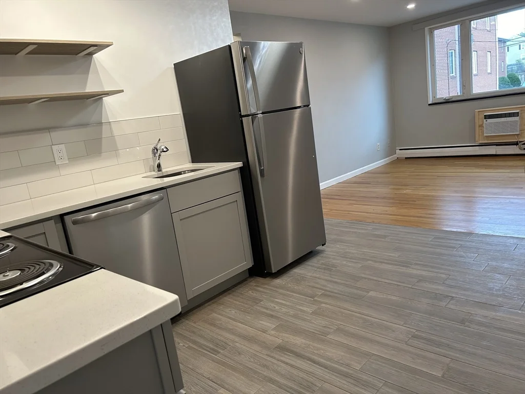 2 bed, 1 bath apartment for rent at 133 Warren St Unit 6, Watertown — photo 6 of 27