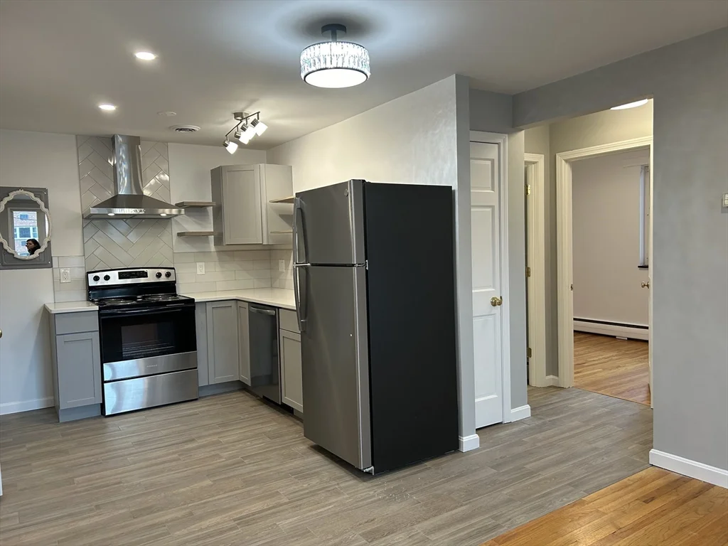 2 bed, 1 bath apartment for rent at 133 Warren St Unit 6, Watertown — photo 13 of 27