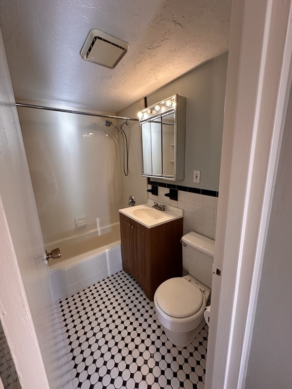 2 bed, 1 bath apartment for rent at 133 Warren St Unit 8, Watertown — photo 7 of 7
