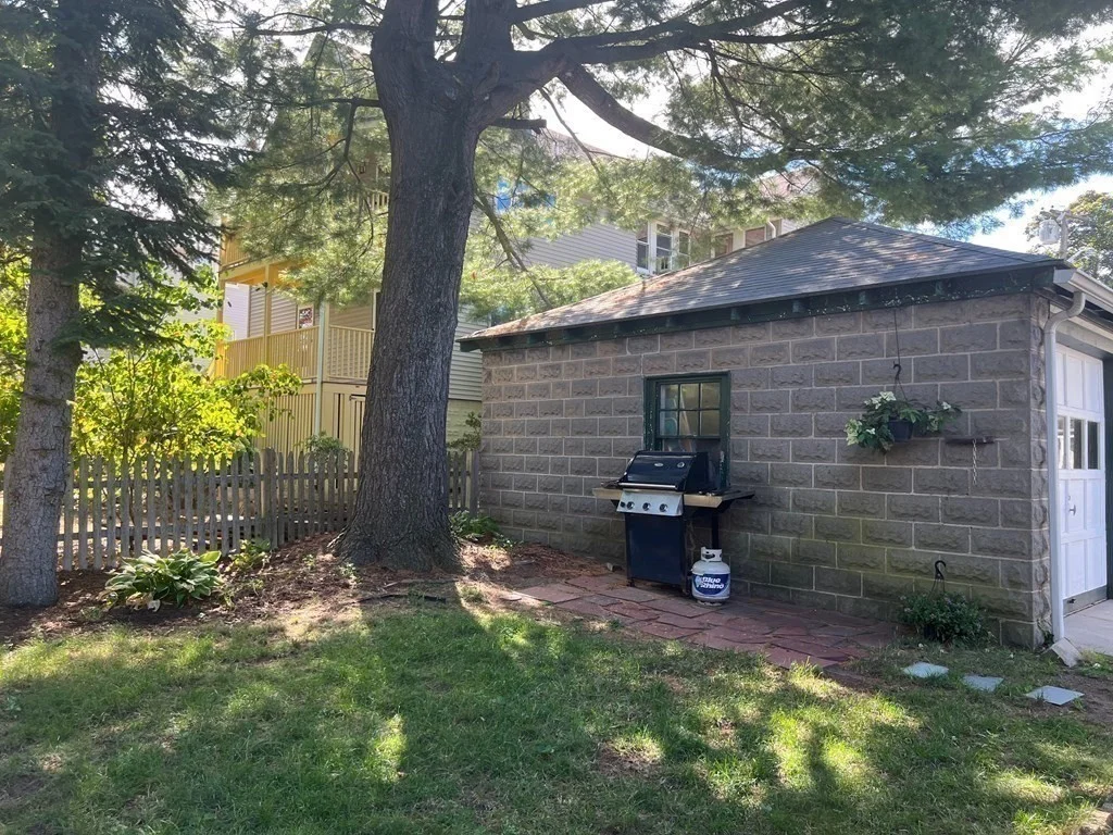 2 bed, 1 bath apartment for rent at 133 Warrenstreet Unit 1, West Medford — photo 11 of 14