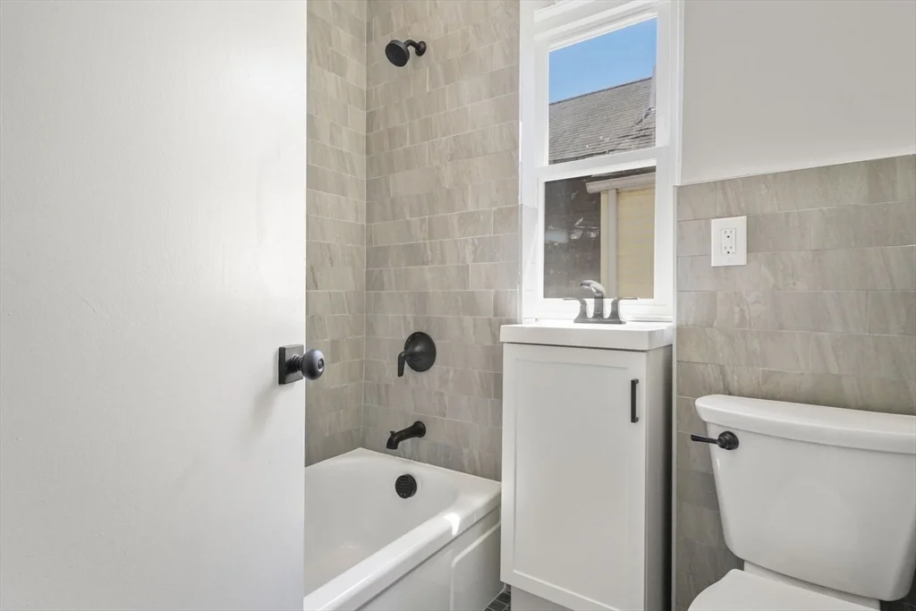 5 bed, 2 bath apartment for rent at 133 Winthrop St, Medford — photo 10 of 20