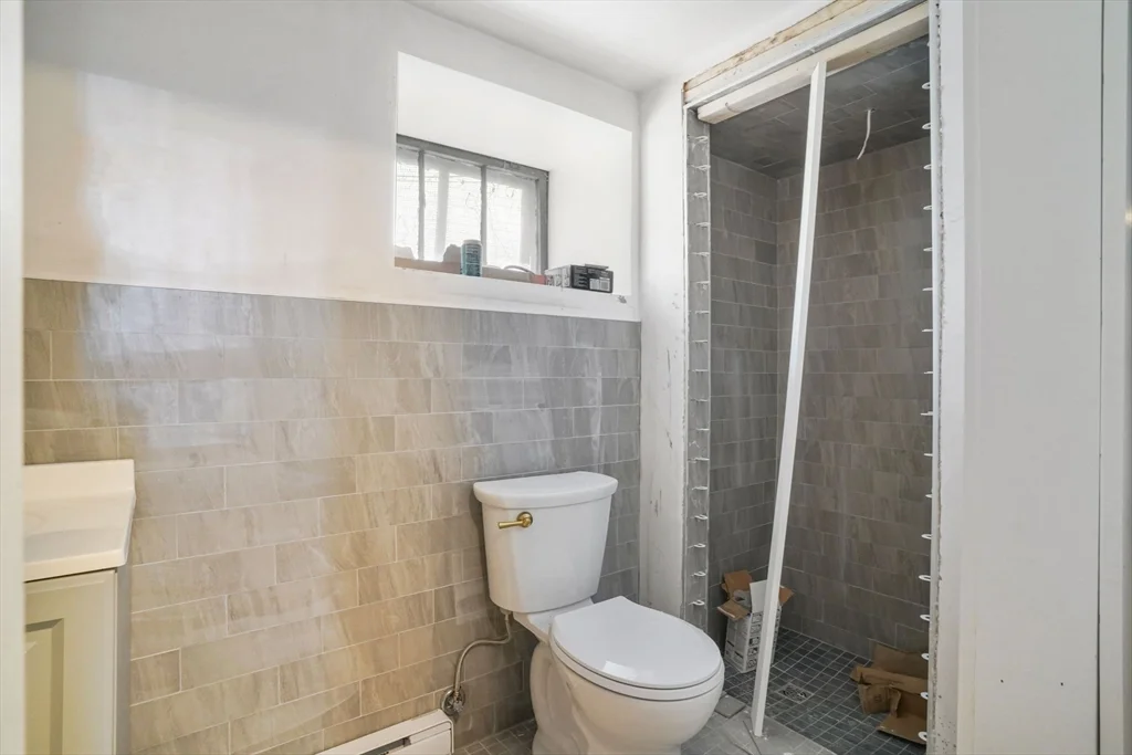 5 bed, 2 bath apartment for rent at 133 Winthrop St, Medford — photo 17 of 20