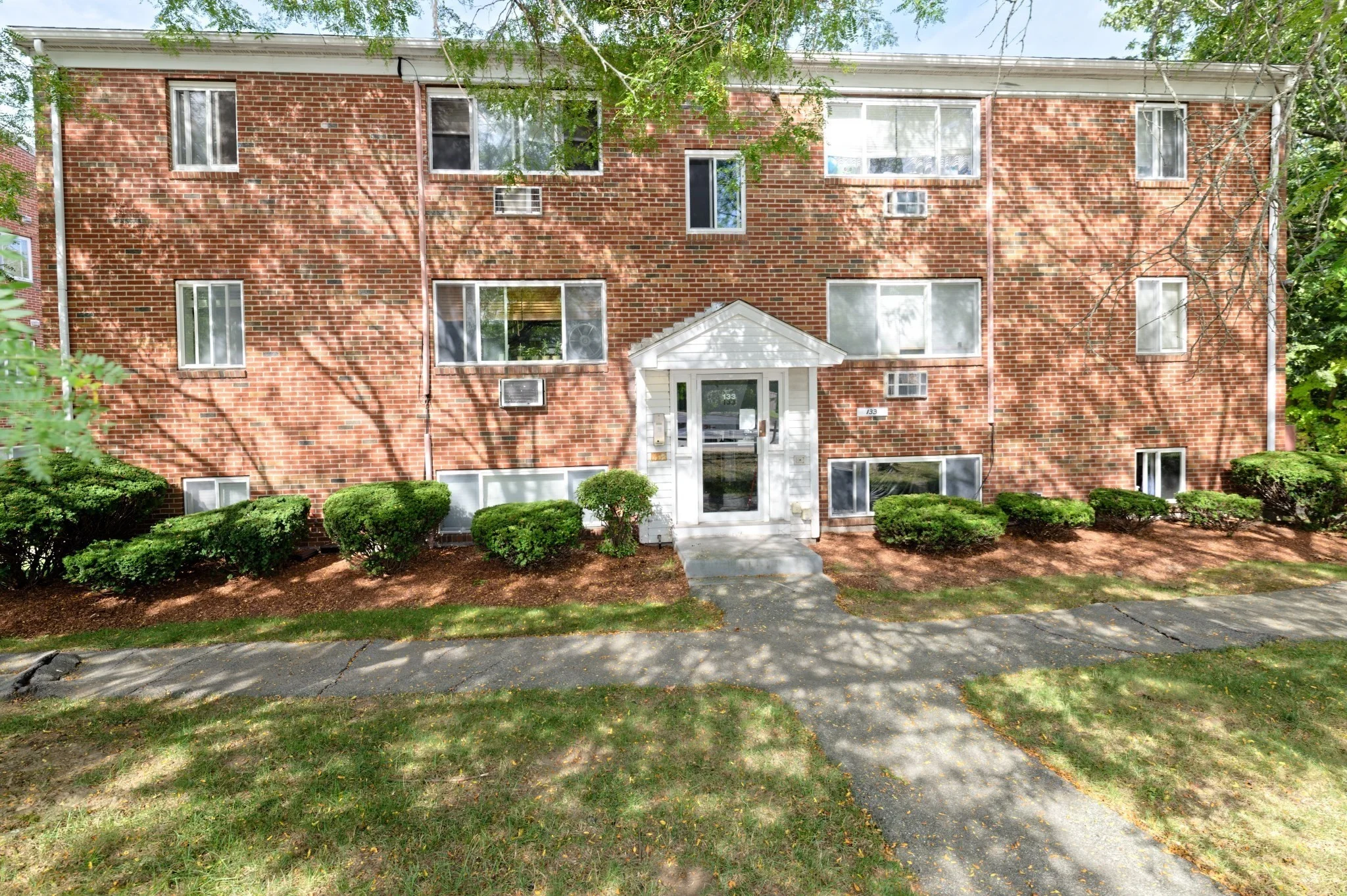 1 bed, 1 bath apartment for rent at 133 Winthrop St Unit 4, Framingham