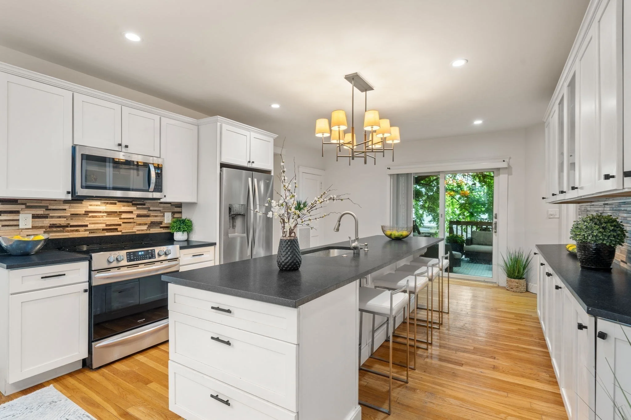 4 bed, 3 bath apartment for rent at 133 Wolcott Rd, Chestnut Hill — photo 6 of 22