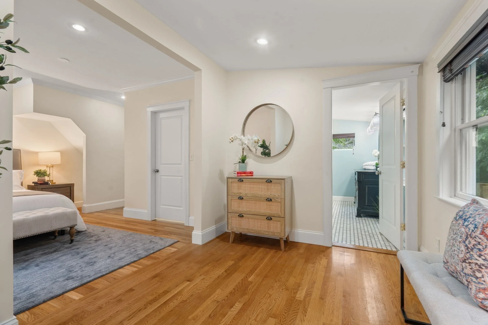4 bed, 3 bath apartment for rent at 133 Wolcott Rd, Chestnut Hill — photo 12 of 22