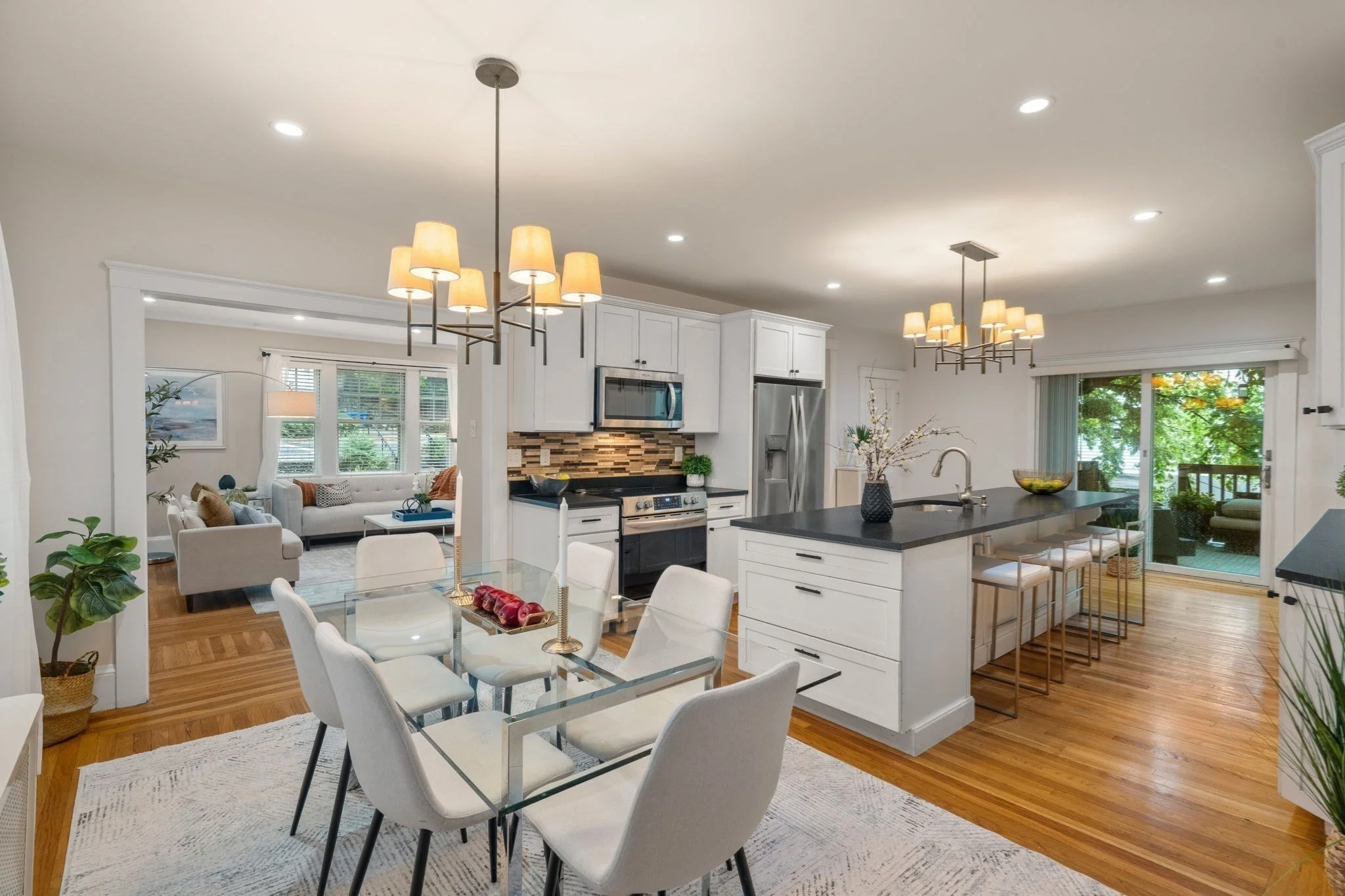 4 bed, 3 bath apartment for rent at 133 Wolcott Rd, Chestnut Hill — photo 5 of 22