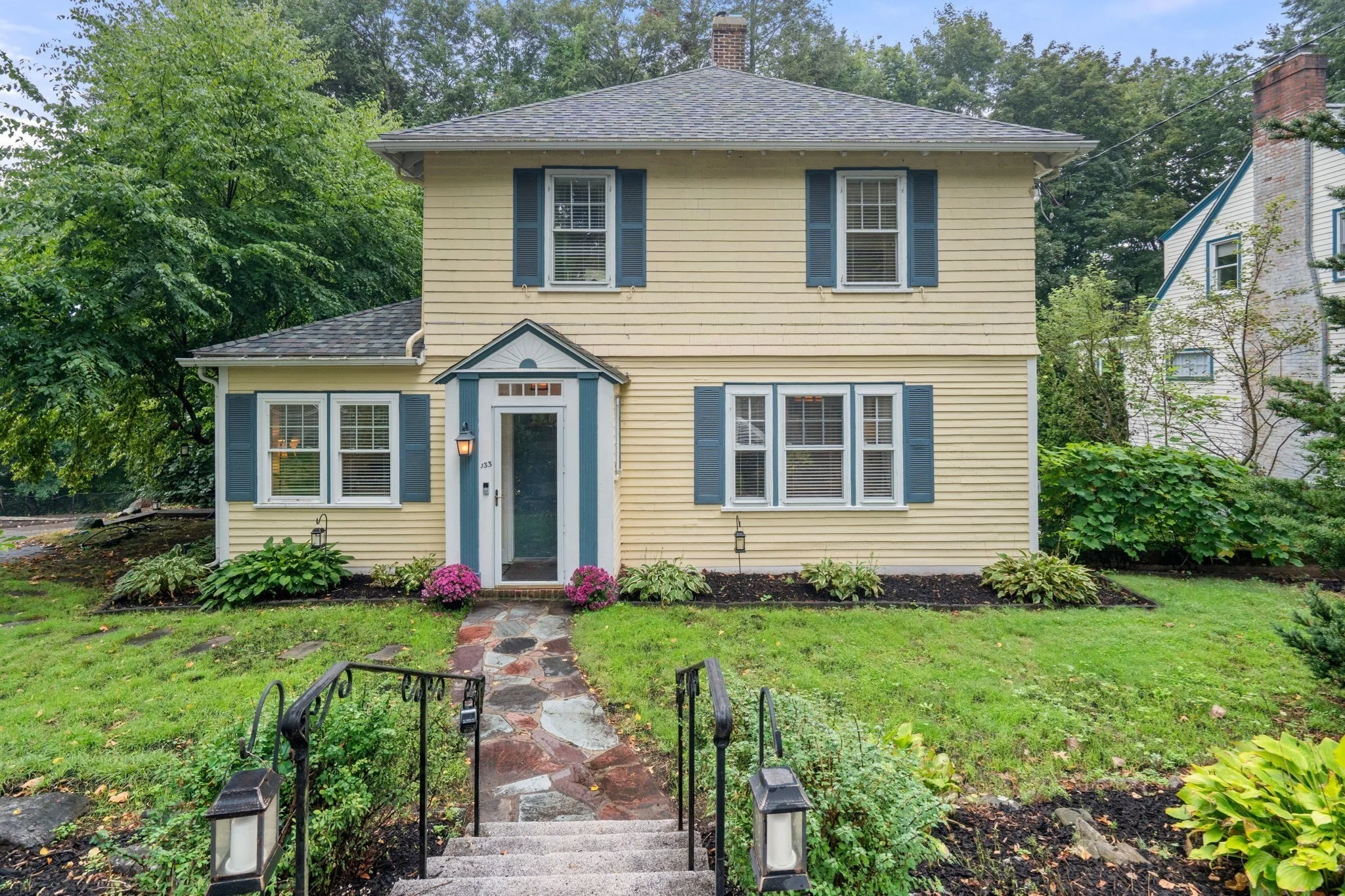 4 bed, 3 bath apartment for rent at 133 Wolcott Rd, Chestnut Hill