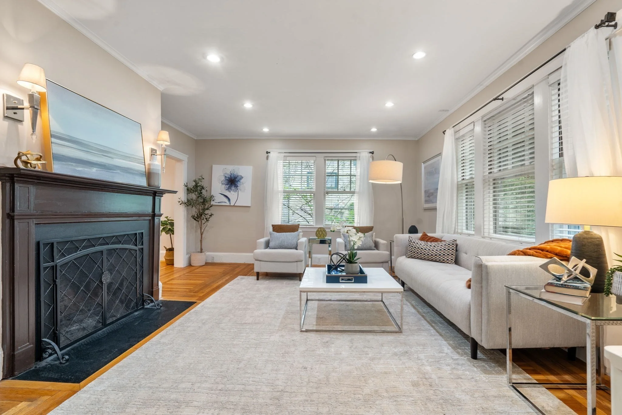 4 bed, 3 bath apartment for rent at 133 Wolcott Rd, Chestnut Hill — photo 3 of 22