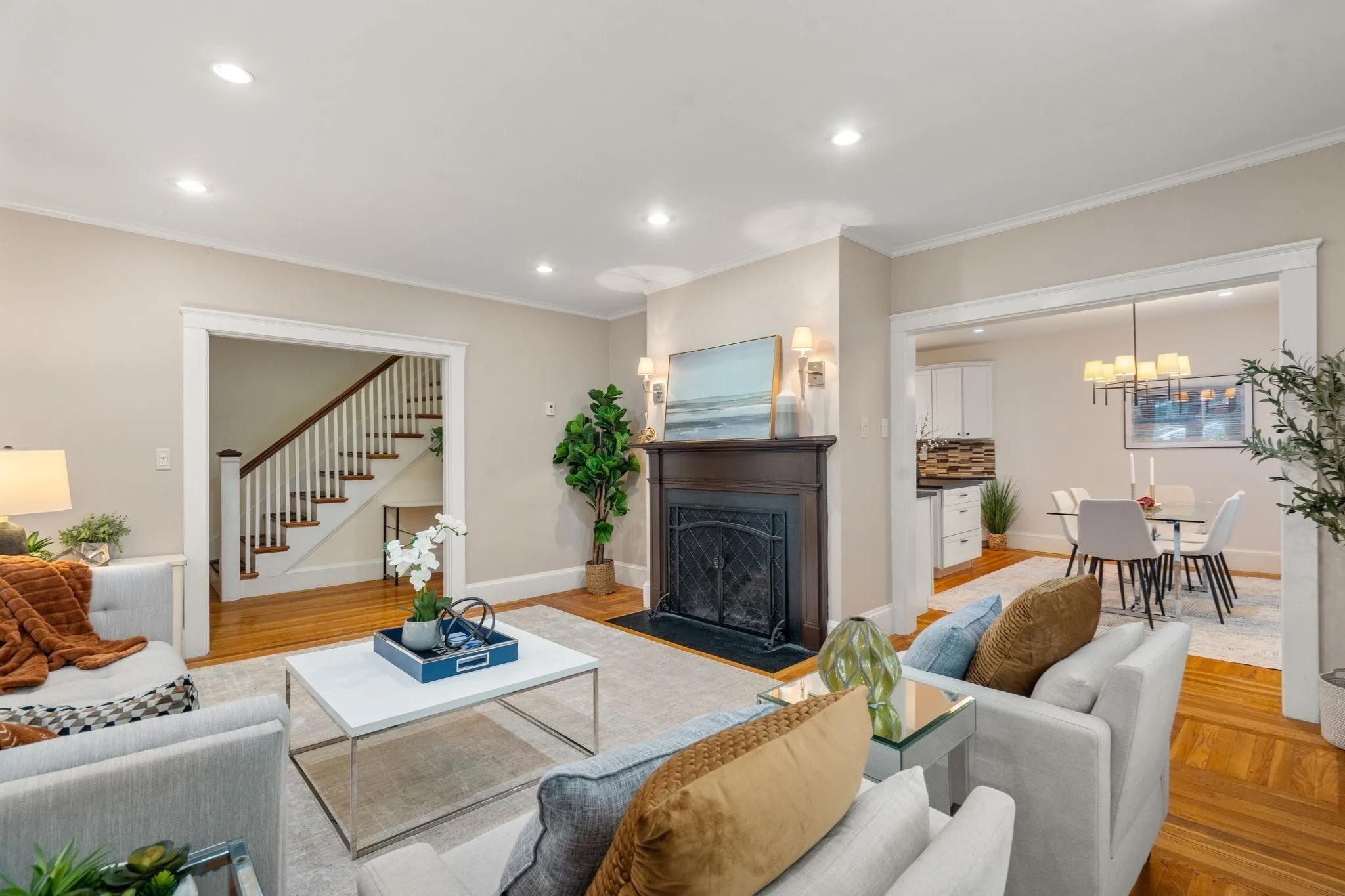 4 bed, 3 bath apartment for rent at 133 Wolcott Rd, Chestnut Hill — photo 4 of 22