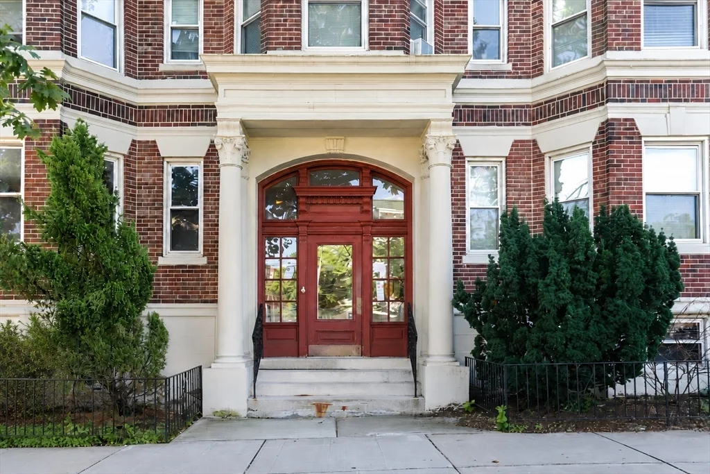 1 bed, 1 bath apartment for rent at 1330 Commonwealth Ave Unit 12A, Allston — photo 2 of 8