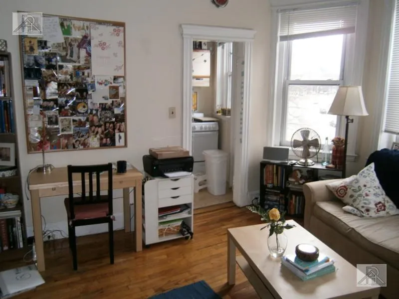 Studio bed, 1 bath apartment for rent at 1330 Commonwealth Ave Unit 17, Brighton — photo 2 of 10
