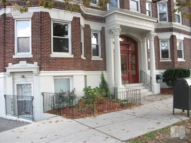 Studio bed, 1 bath apartment for rent at 1330 Commonwealth Ave Unit 17, Brighton — photo 10 of 10