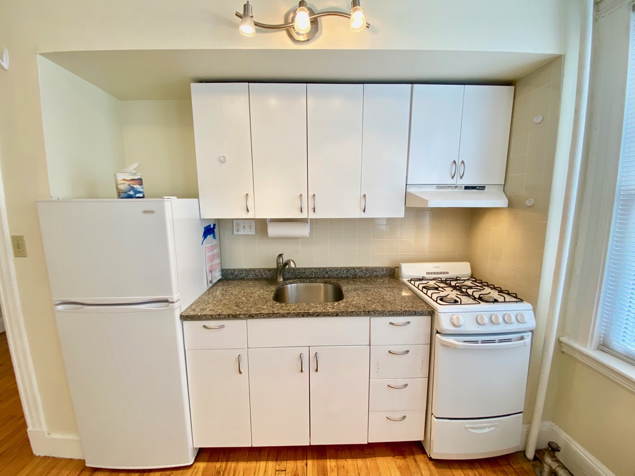Studio bed, 1 bath apartment for rent at 1330 Commonwealth Ave Unit 21, Brighton — photo 7 of 14