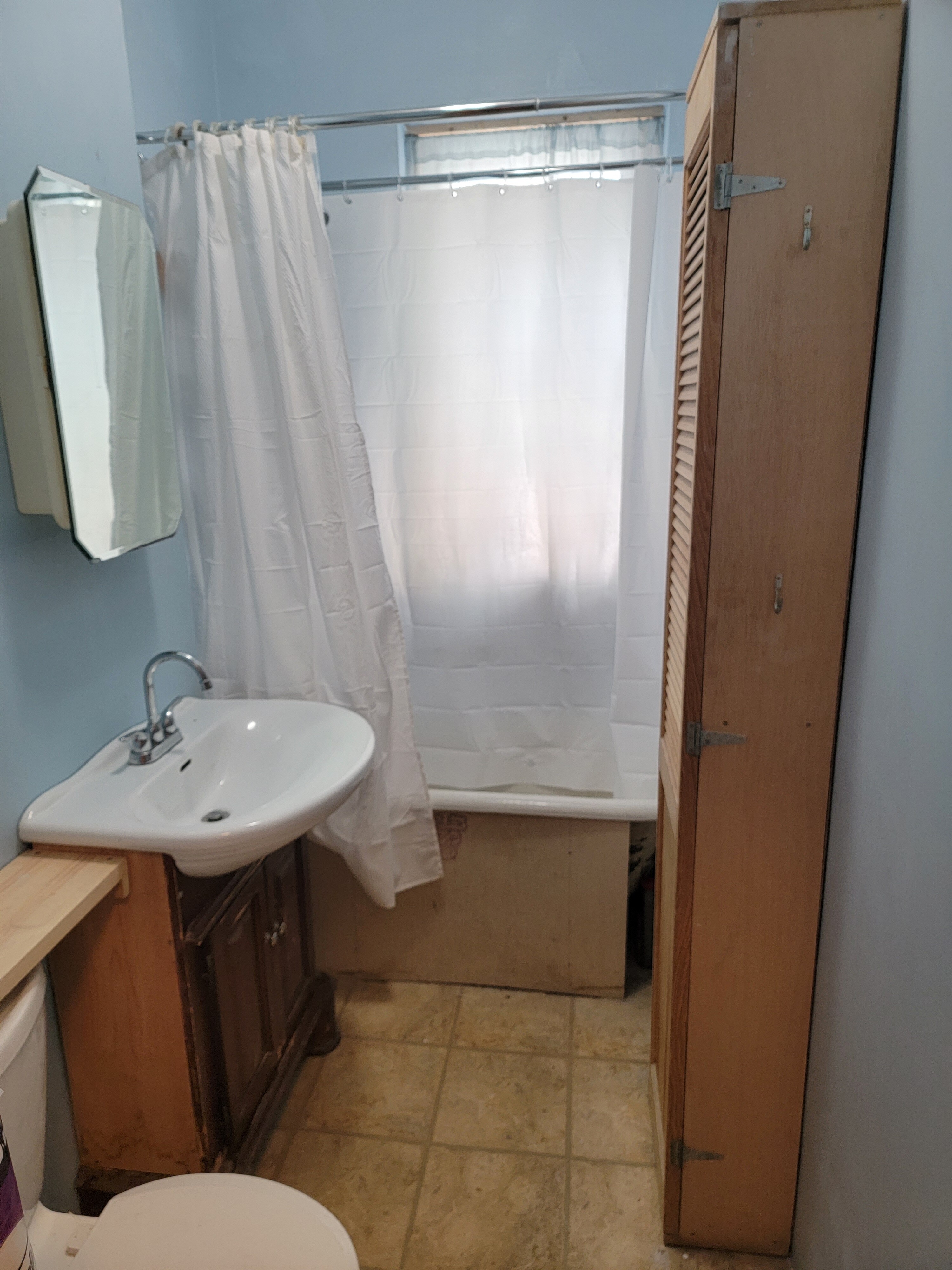 Studio bed, 1 bath apartment for rent at 1330 Commonwealth Ave Unit 8, Brighton — photo 5 of 6