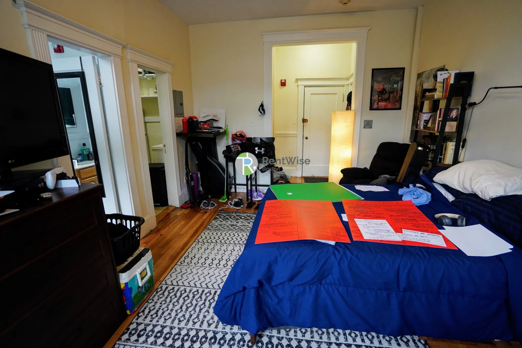 Studio bed, 1 bath apartment for rent at 1334 Commonwealth Ave Unit 1, Allston — photo 1 of 18
