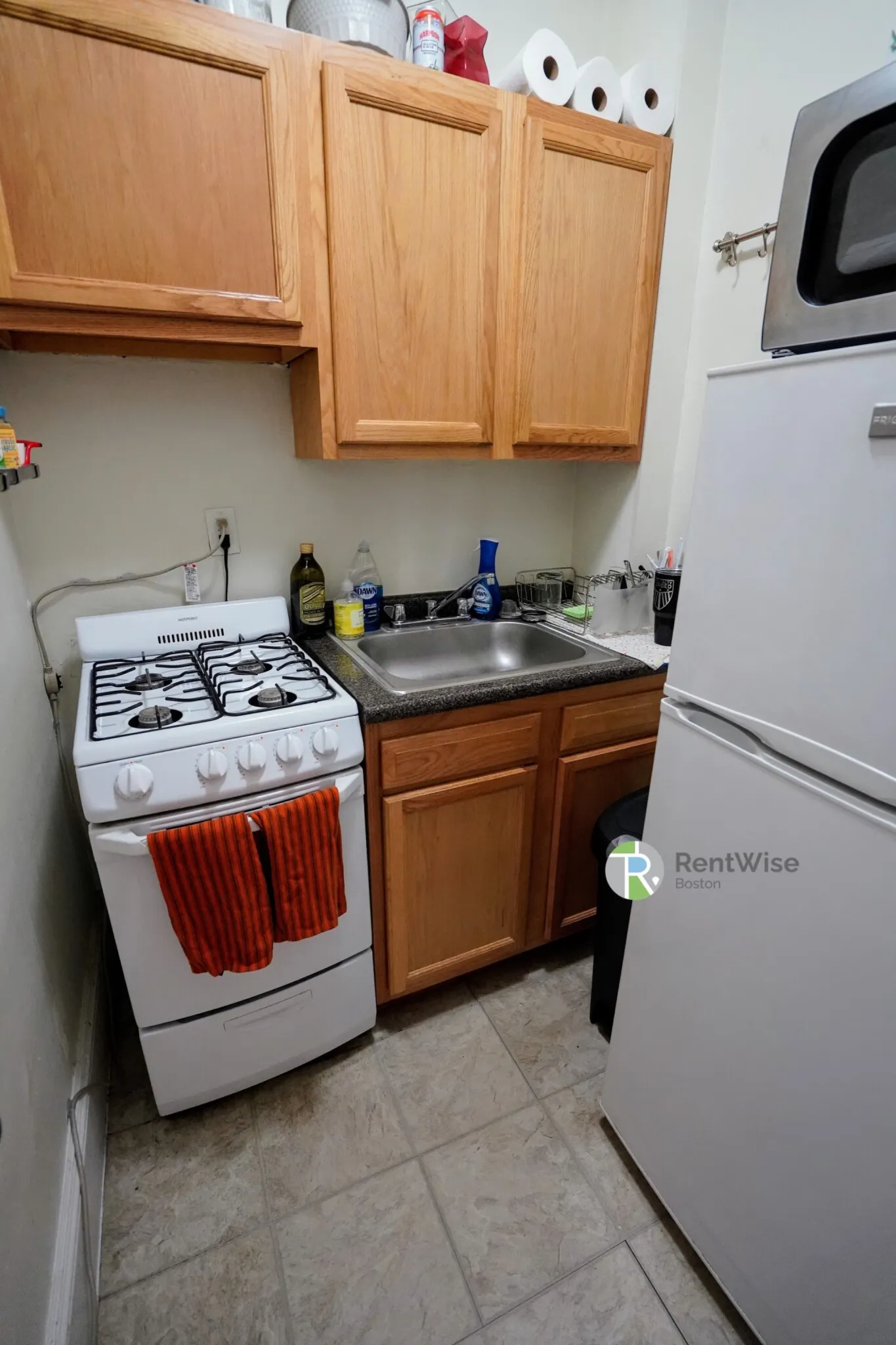 Studio bed, 1 bath apartment for rent at 1334 Commonwealth Ave Unit 14, Allston — photo 7 of 14