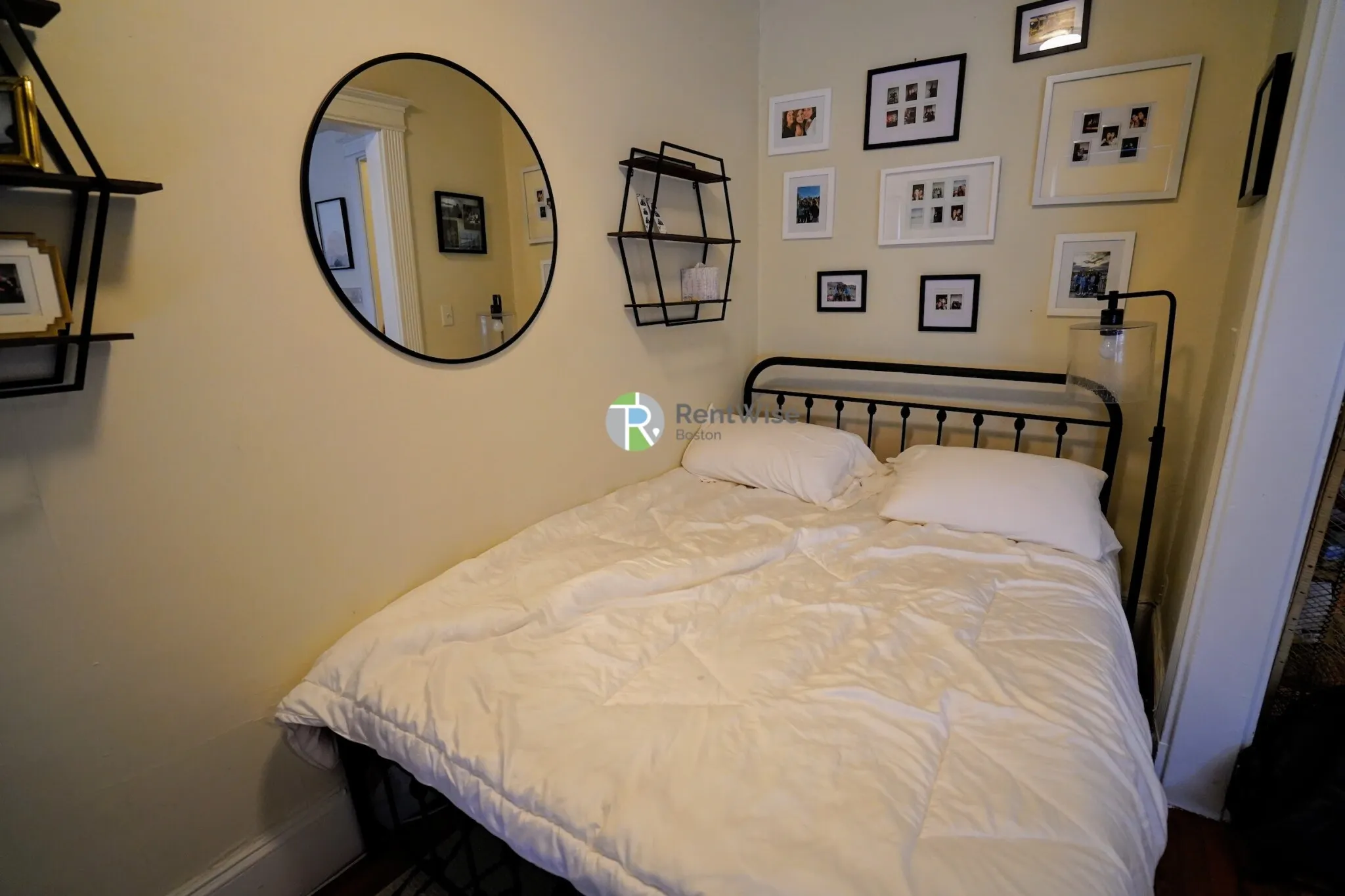 Studio bed, 1 bath apartment for rent at 1334 Commonwealth Ave Unit 14, Allston — photo 5 of 14