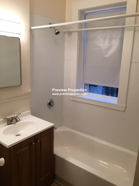 1 bed, 1 bath apartment for rent at 1334 Commonwealth Ave Unit 24P, Allston — photo 5 of 13