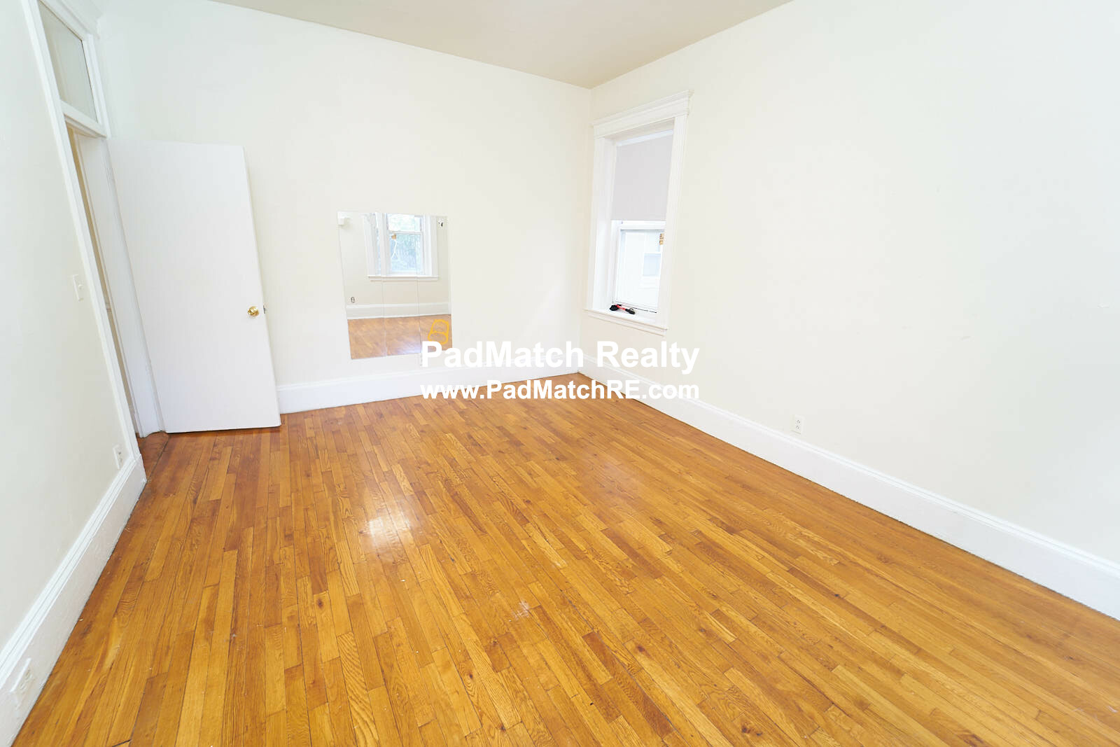 1 split bed, 1 bath apartment for rent at 1334 Commonwealth Ave Unit 3, Allston — photo 2 of 12