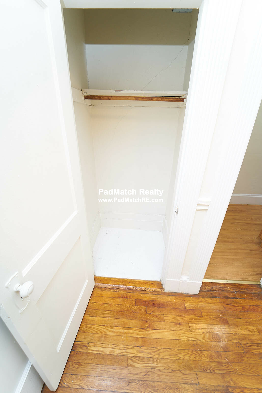 1 split bed, 1 bath apartment for rent at 1334 Commonwealth Ave Unit 3, Allston — photo 7 of 12
