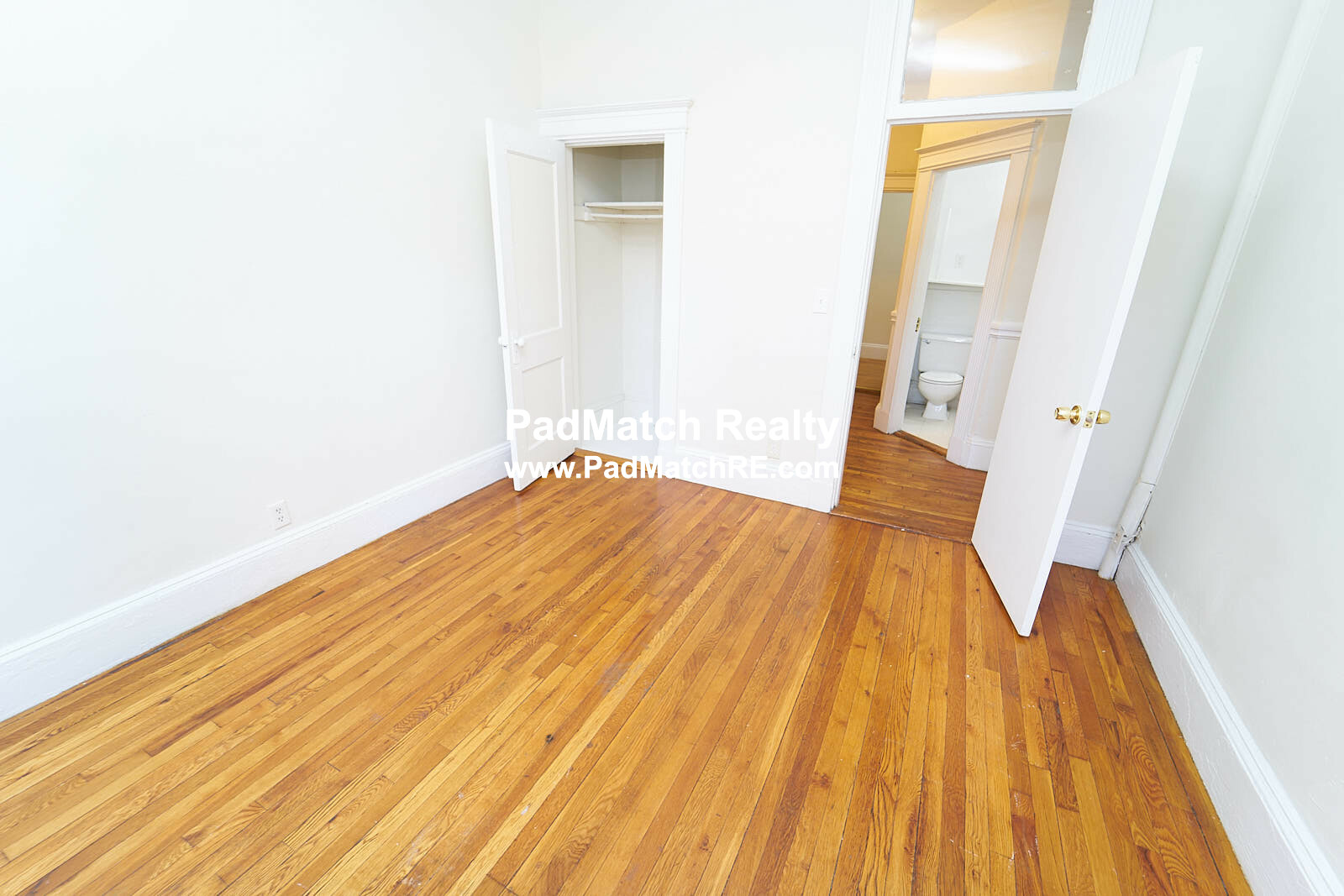 1 split bed, 1 bath apartment for rent at 1334 Commonwealth Ave Unit 3, Allston — photo 6 of 12