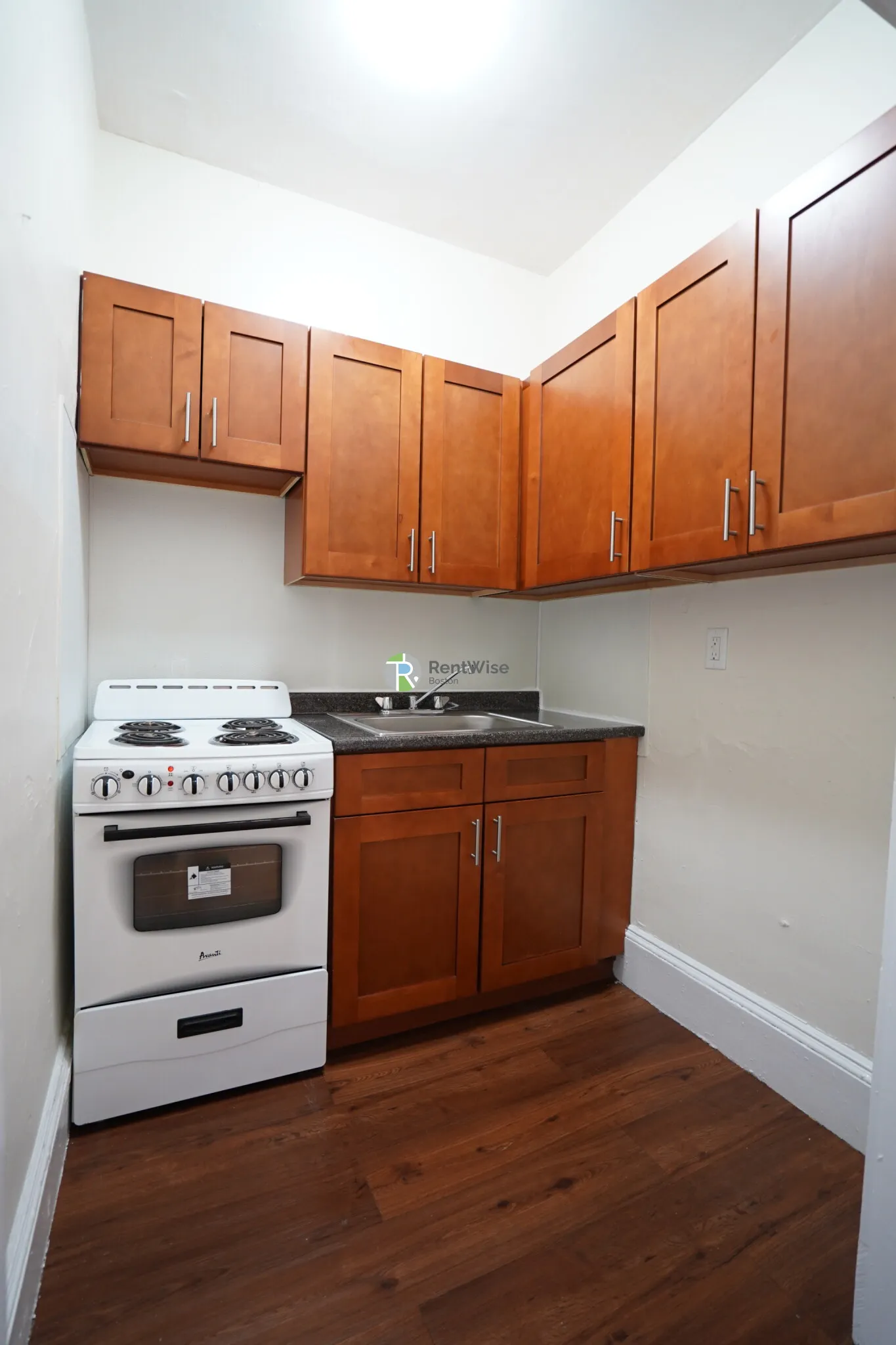 Studio bed, 1 bath apartment for rent at 1334 Commonwealth Ave Unit 35, Allston — photo 11 of 17