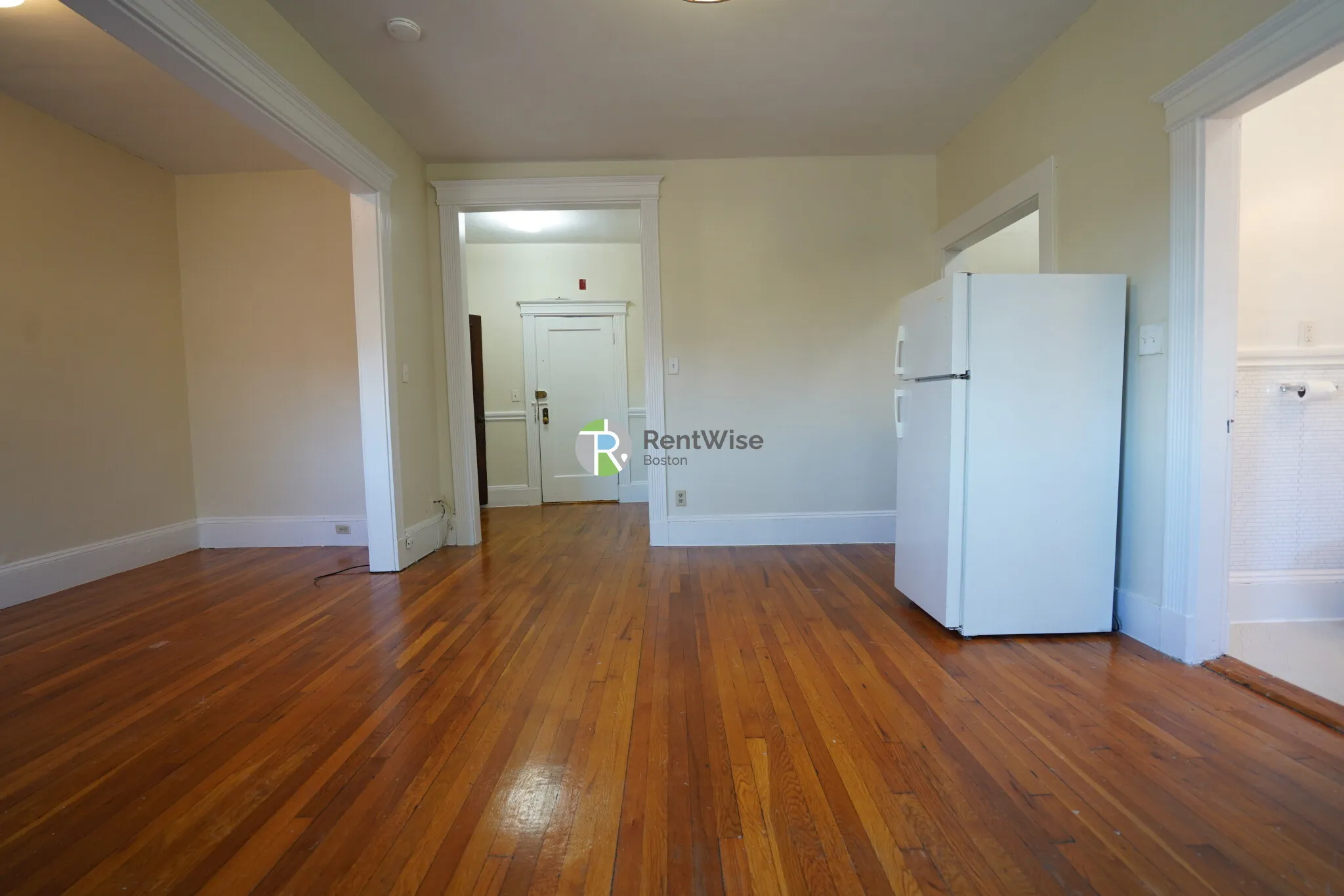 Studio bed, 1 bath apartment for rent at 1334 Commonwealth Ave Unit 35, Allston — photo 5 of 17