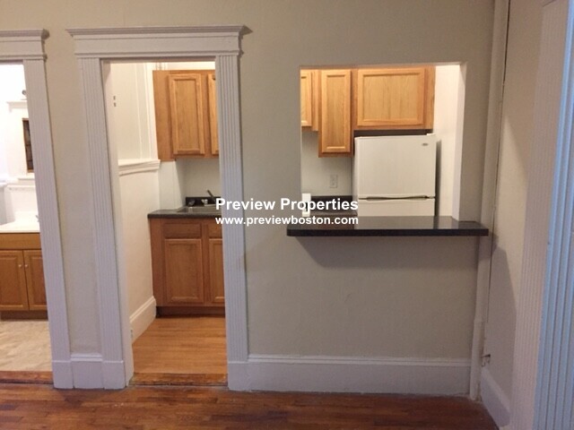 Studio bed, 1 bath apartment for rent at 1334 Commonwealth Ave Unit 4P, Allston — photo 1 of 13