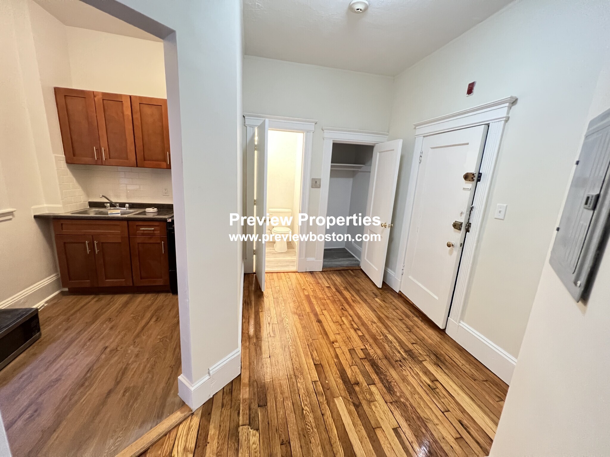 Studio bed, 1 bath apartment for rent at 1334 Commonwealth Ave Unit 4P, Allston — photo 6 of 13