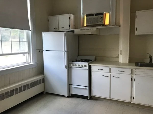 Studio bed, 1 bath apartment for rent at 1334 Mass Ave Unit 1, Arlington — photo 3 of 5