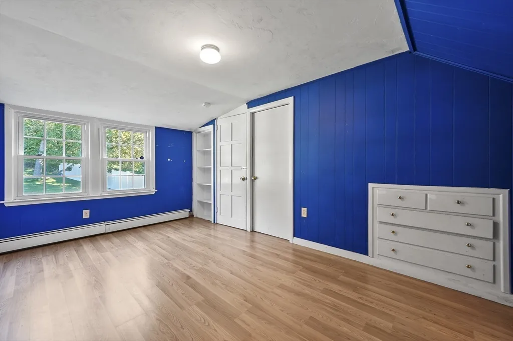 4 bed, 1 bath apartment for rent at 1337 Pleasant St, Worcester — photo 9 of 14