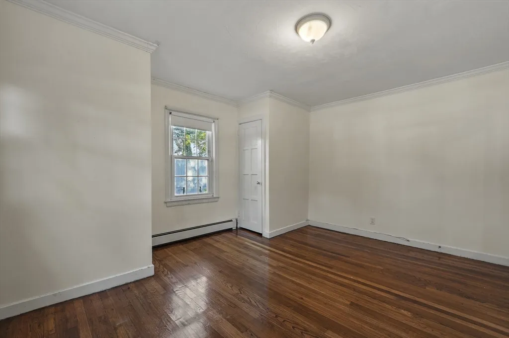 4 bed, 1 bath apartment for rent at 1337 Pleasant St, Worcester — photo 8 of 14