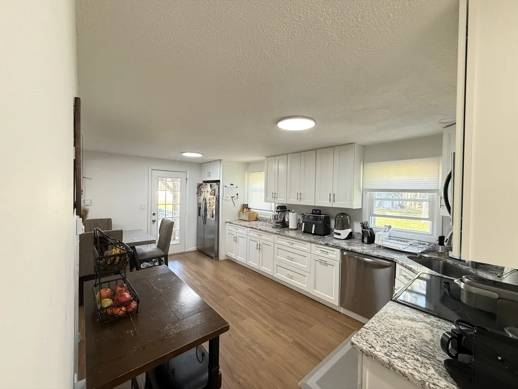 3 bed, 2 bath apartment for rent at 1338 East St Unit 1338, Mansfield — photo 3 of 37