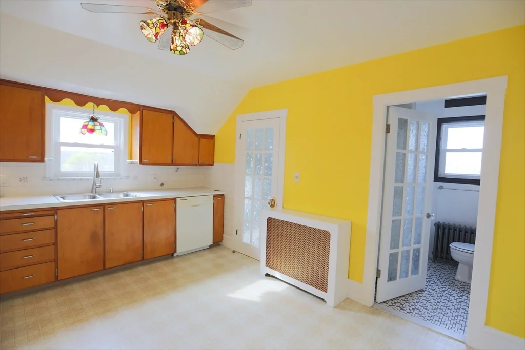 2 bed, 1 bath apartment for rent at 134 Baldwin Unit 2, Fall River — photo 7 of 32