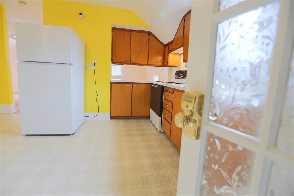 2 bed, 1 bath apartment for rent at 134 Baldwin Unit 2, Fall River — photo 22 of 32