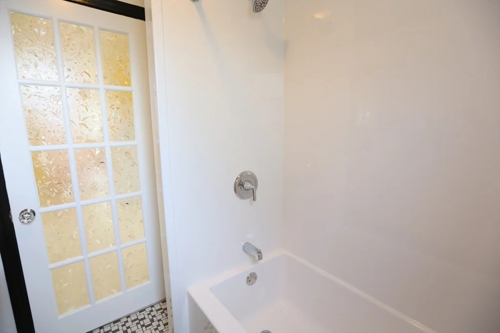 2 bed, 1 bath apartment for rent at 134 Baldwin Unit 2, Fall River — photo 20 of 32