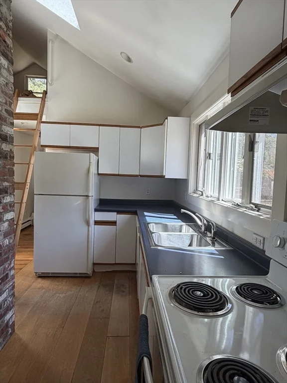1 bed, 1 bath apartment for rent at 134 Boardman St Unit 134, Norfolk — photo 5 of 11
