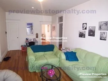 2 bed, 1 bath apartment for rent at 134 Englewood Ave Unit 2P, Brighton — photo 8 of 10