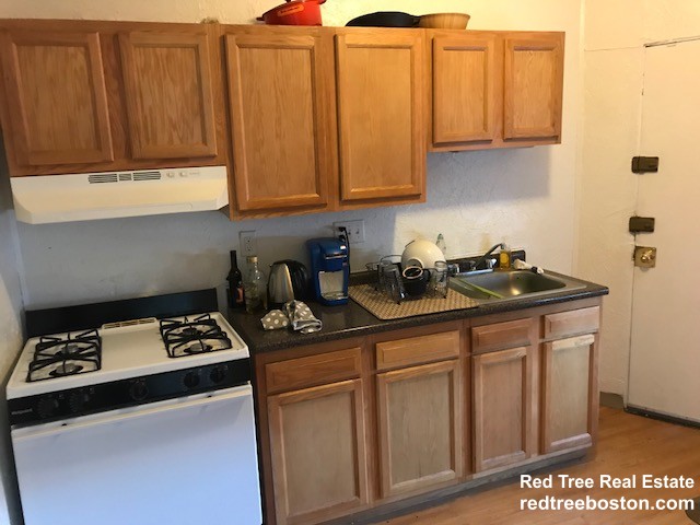 3 bed, 1 bath apartment for rent at 134 Englewood Ave Unit 3, Brighton