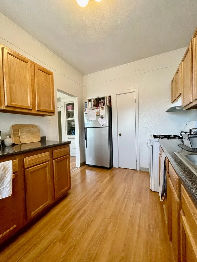 3 bed, 1 bath apartment for rent at 134 Englewood Ave Unit 4, Brighton — photo 5 of 8